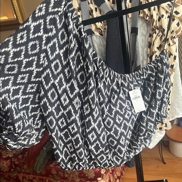 Banana Republic Black and White Patterned Blouse - Picture 3 of 3